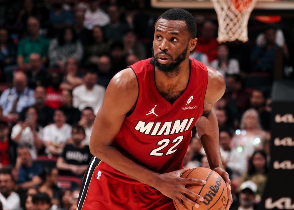 威金斯被视为詹姆斯继承者,30岁收获14169分,同期勒布朗得分几何?