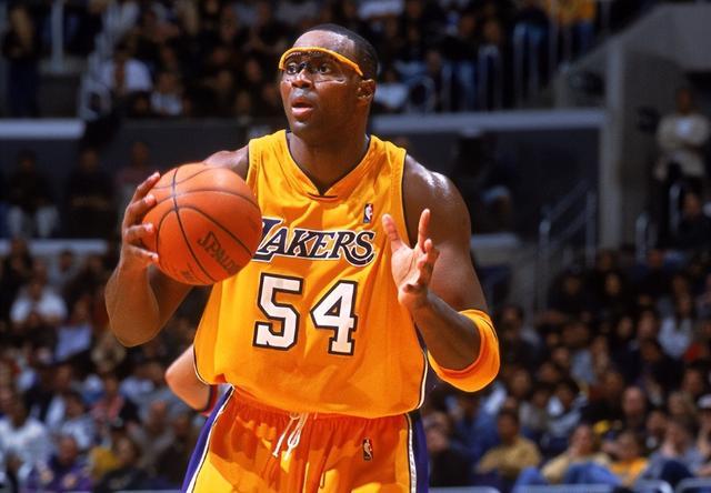 FIFA Club World Cup-科比乔丹有何不同? “眼镜蛇”格兰特:如果科比是A乔丹是A+