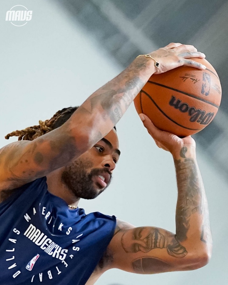 FIFA Club World Cup-开练&amp;期待新赛季！独行侠官方晒新援拉塞尔多张训练照