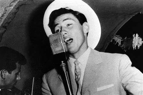 世俱杯-【人物】贝卢斯科尼，为足球涂上红黑