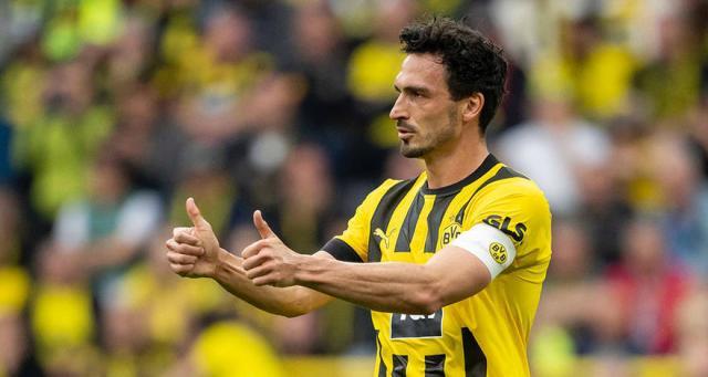 1684223777461043593.jpg 足球-再成黄黑防线磐石 如此老胡若退役岂不太可惜?