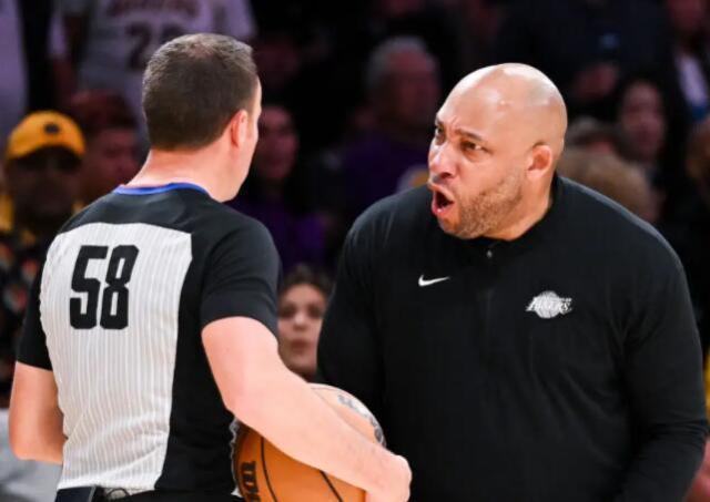 1684895978756091584.jpg FIFA Club World Cup-湖人冤死?西决G4三次错漏判吃亏 生死球权被剥夺