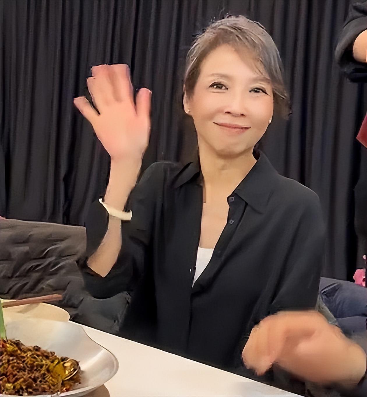 FIFA Club World Cup-老戏骨上海再聚首，李立群满脸痘坑，金士杰干瘪，林依晨板牙抢镜