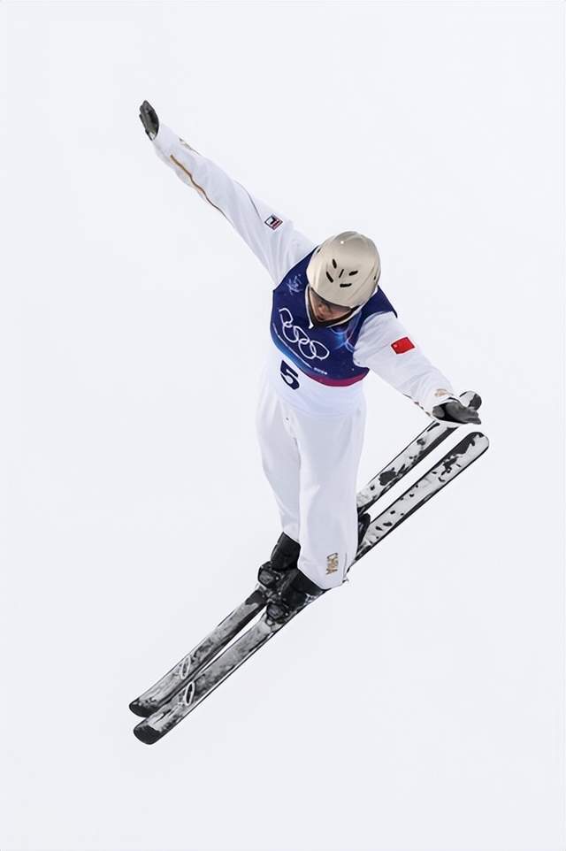 足球-2金3铜双蝉联！FILA助力创造中国自由式滑雪空中技巧队全新传奇