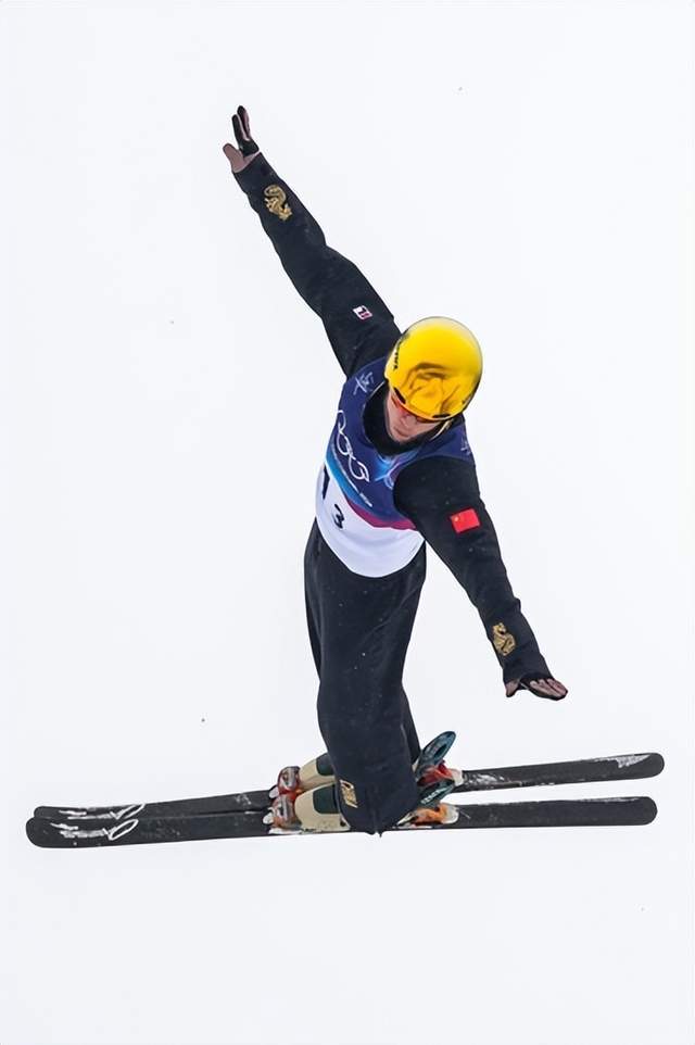 足球-2金3铜双蝉联！FILA助力创造中国自由式滑雪空中技巧队全新传奇