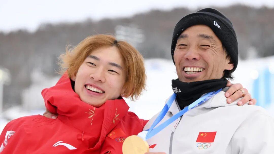 2025世界俱乐部杯-苏翊鸣和他背后的日本教练