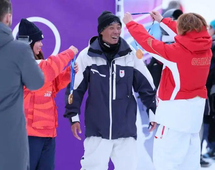 2025世界俱乐部杯-苏翊鸣和他背后的日本教练