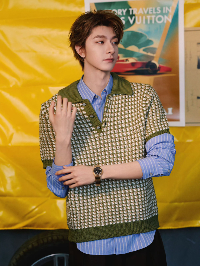 2025世界俱乐部杯-林一赛车手造型曝光，利落挺拔荷尔蒙拉满|电影感大片|发型|赛车服|大片|同学_新浪娱乐_新浪新闻